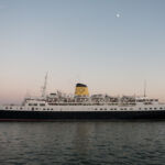 Paquete Funchal de regresso ao mar