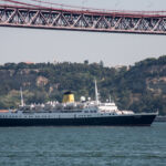 Paquete Funchal de regresso ao mar